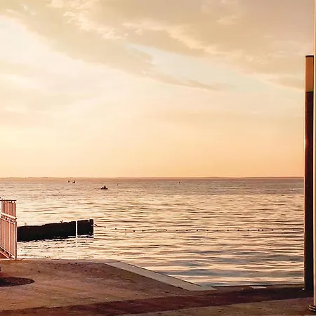 Stunning In With Sauna بيت للعطل